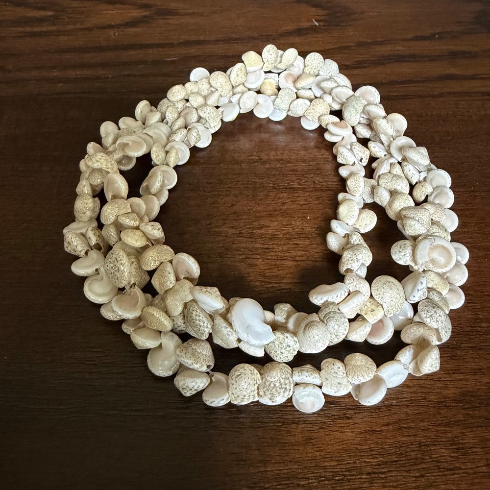 Vintage 70s Cream White Natural Shell Necklace Boho Coastal Beachy 34 Inch OS